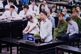 Màn đối chất giữa cựu Thư ký Thứ trưởng Y tế và DN xin cấp phép 'chuyến bay giải cứu'