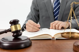 Trách nhiệm xin ý kiến cơ quan của Đảng khi ban hành văn bản quy phạm