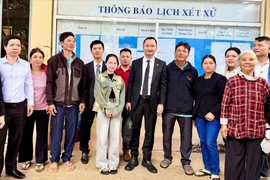 Nửa viên gạch hung khí và bị cáo chưa thành niên
