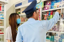 Trong 5 ngày, Hà Nội xử phạt 320 triệu đồng với 11 cơ sở y, dược