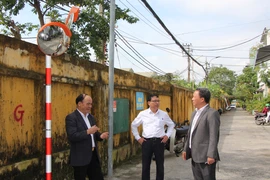 Lắp gương cầu lồi tại các kiệt, hẻm trung tâm Đà Nẵng giúp dân tránh va chạm