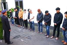 Khởi tố nhóm mang hung khí phóng xe trong đêm giao thừa