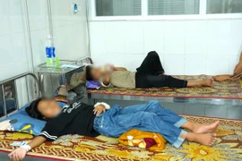 Sau vụ 40 học sinh ngộ độc, Quảng Trị kiểm tra đột xuất các bếp ăn trường học