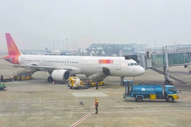 Nữ du khách Mỹ hốt hoảng khi để quên ví ở sân bay Đồng Hới