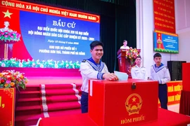 Cán bộ, chiến sĩ Vùng 3 Hải quân nô nức tham gia ngày hội non sông