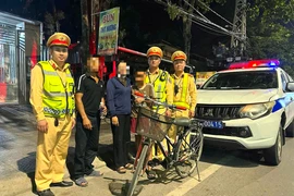 CSGT tìm thấy thiếu niên 15 tuổi đạp xe đi lạc từ Hà Tĩnh vào Quảng Trị