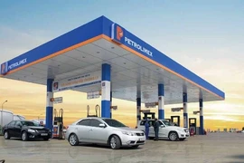 Giá xăng bán lẻ tại Việt Nam sẽ về ngưỡng 15.000 đồng/lít?