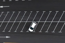 Cách bán xe cũ giá cao là đỗ xe càng xa xe khác càng tốt