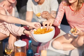 Ăn vặt có hại khủng khiếp cho sức khỏe ra sao?