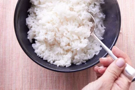 Vì sao chỉ ăn cơm trắng, không ăn rau lại gây mập?