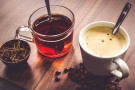 Uống 4 ly trà xanh và 2 ly cà phê hằng ngày, chuyện gì xảy ra?