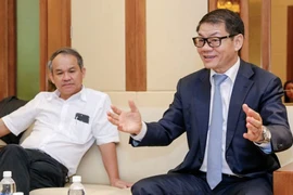 Bầu Đức bán thêm công ty bò, cao su cho tỉ phú ô tô