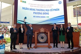 Vừa lên sàn, 1 ngân hàng đạt giá trị vốn hoá gần 1 tỉ USD