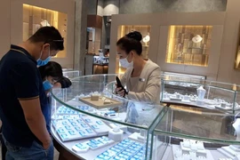 Cửa hàng đóng cửa, 1 đại gia vàng vẫn lãi hơn 700 tỉ