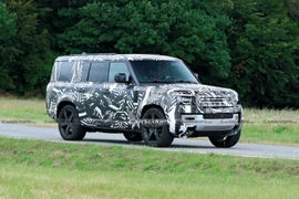 Land Rover ra mắt phiên bản Defender 130 cạnh tranh với Land Cruiser