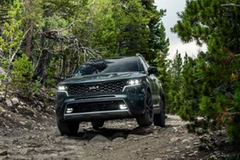 Kia Sorento 2022 ra mắt giá chỉ 672 triệu đồng