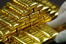Giá vàng rớt mạnh chỉ còn 48,8 triệu