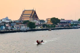 Du khách Việt Nam sang Thái Lan sẽ phải cách ly 7 ngày