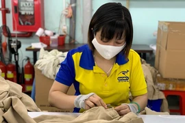 Vì sao dệt may Việt Nam chưa thể chiếm ngôi đầu của Trung Quốc?