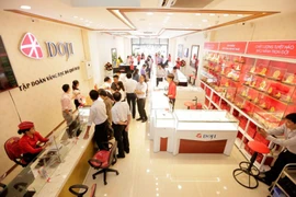 Giá vàng 'đi tàu lượn' khiến người mua mất tiền nhanh
