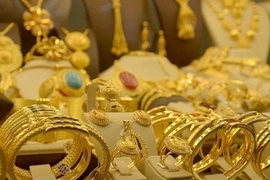 Giá vàng rớt thảm