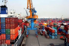 Đồng rúp Nga mất giá 30%, tiền Việt Nam ra sao?