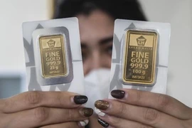 Giá vàng lại tăng sốc