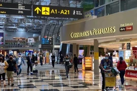 Du lịch đến Singapore không còn bị 'ngoáy mũi' kiểm tra COVID-19