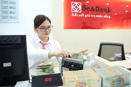 Nhiều công ty vay nợ với lãi suất chưa đầy 3%