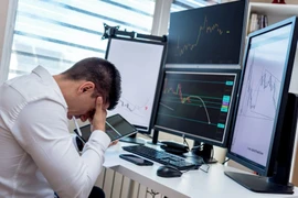 Dòng tiền vào chứng khoán mất hút