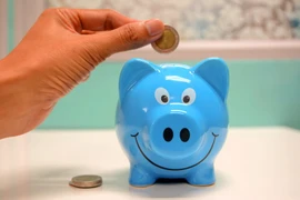 Vì sao lãi suất giảm nhưng tiền gửi tiết kiệm vẫn gia tăng?