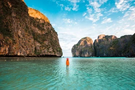 Bay đến Thái Lan, du khách Việt sẽ bị thu 200.000 đồng