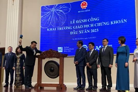 Hơn 1 tỉ USD đổ vào, chứng khoán Việt thiết lập kỷ lục mới