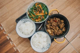 Ăn cơm mỗi ngày, chuyện gì xảy ra?