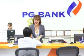 2 lãnh đạo ngoại xin từ nhiệm tại 1 ngân hàng Việt
