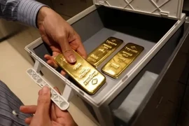  Giá vàng sẽ tăng kỷ lục trong năm 2024, nhà đầu tư nên mua