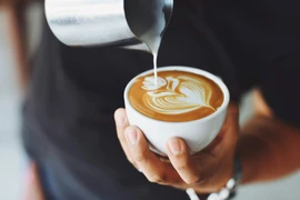Vì sao phải uống 7 ly cà phê mới đạt được lợi ích này?