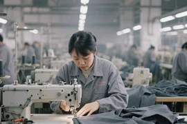 Sau tuyên bố của ông Trump, giá cổ phiếu dệt may Việt biến động đầy bất ngờ
