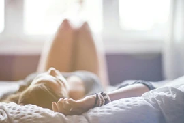 Vì sao giấc ngủ cũng quan trọng như chế độ ăn uống?