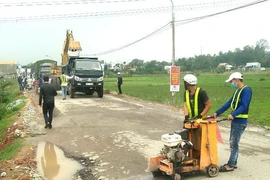 Dân phản đối sửa quốc lộ 40B