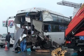 Vụ tông xe cứu hỏa trên cao tốc: Chủ xe khách nói gì?