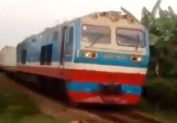 Cách chức trưởng ga Nha Trang vì để 2 tàu suýt tông nhau