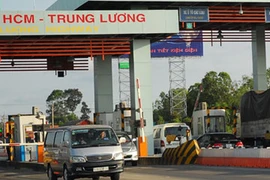 0 giờ ngày 1-1-2019 tạm dừng thu phí cao tốc Trung Lương