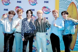 Tuy Kihyun bị thương nhưng Monsta X vẫn cháy hết mình cùng fan