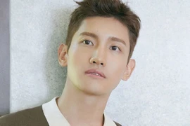 ChangMin (TVXQ) quyên góp giúp trẻ em chống dịch COVID-19