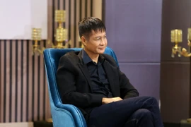 Lê Hoàng tiết lộ ca sĩ Bolero không tên tuổi vẫn kiếm tiền tỷ