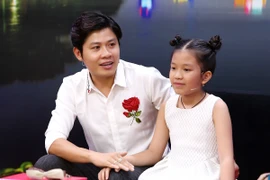 Nhạc sĩ 'Vầng trăng khóc' từ bỏ danh tiếng vì con