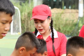 Hồ Bích Trâm lên tiếng xin lỗi HLV Nguyễn Hồng Sơn