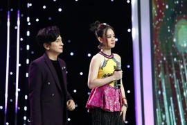 Miha gây bất ngờ khi rap, hát, nhảy trong bản phối mới của 'Bà tôi'