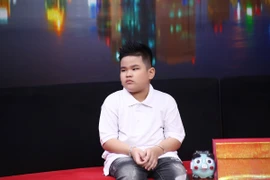 Cậu bé đáng yêu 8 tuổi muốn bỏ heo giúp mẹ chạy xe ôm trả nợ